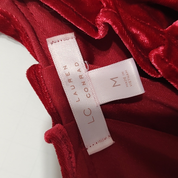 Red Velveteen Lauren Conrad Round Neck Cape Sleeve Top sz M - Picture 6 of 8